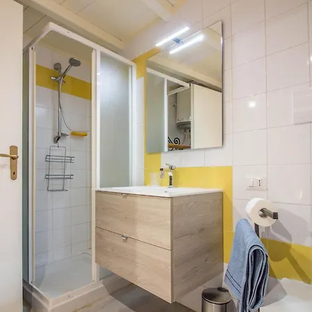 Guesthost - Sea View Apt, Pool & Parking! Διαμέρισμα *