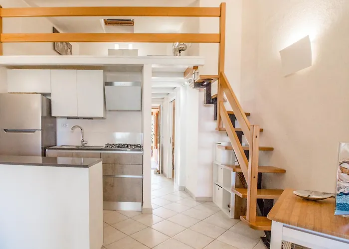 Guesthost - Sea View Apt, Pool & Parking! Apartman Porto Istana